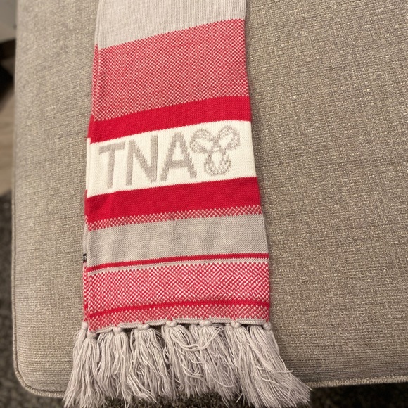 TNA Scarf - Picture 2 of 3